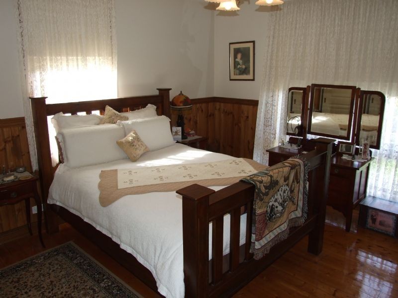 24  Alexander Avenue, Moe VIC 3825