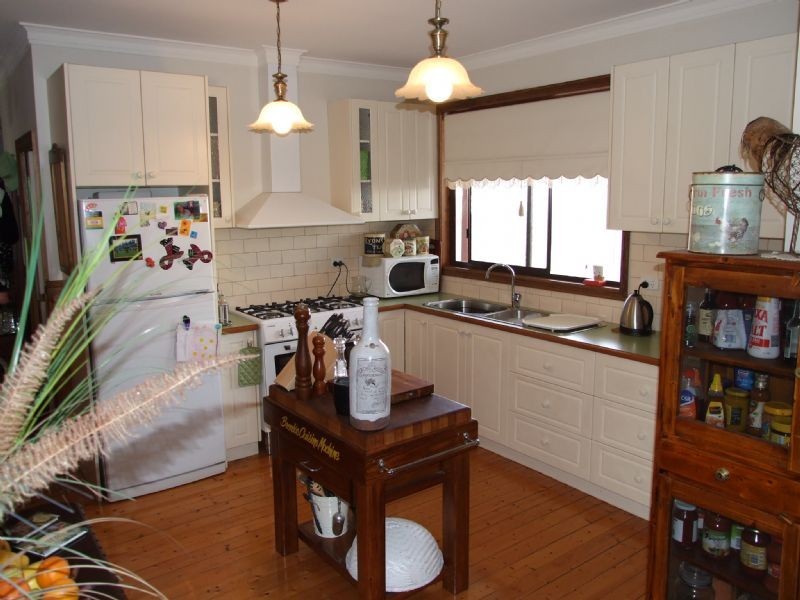 24  Alexander Avenue, Moe VIC 3825