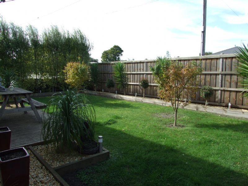 24  Alexander Avenue, Moe VIC 3825