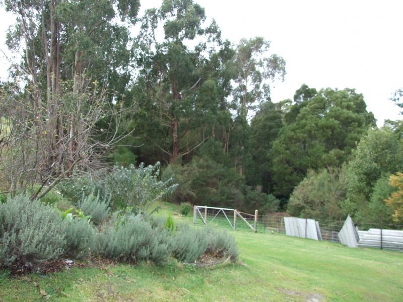 15 Yasmin Drive, Hernes Oak VIC 3825