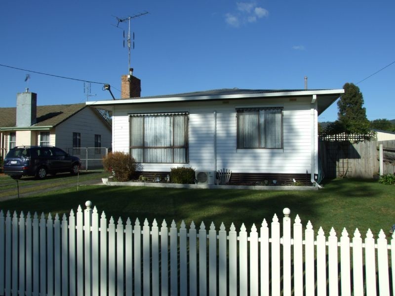 9 Edward Street, Moe VIC 3825
