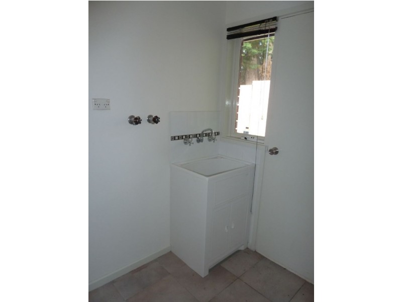 2/35 Austin Avenue, Moe VIC 3825