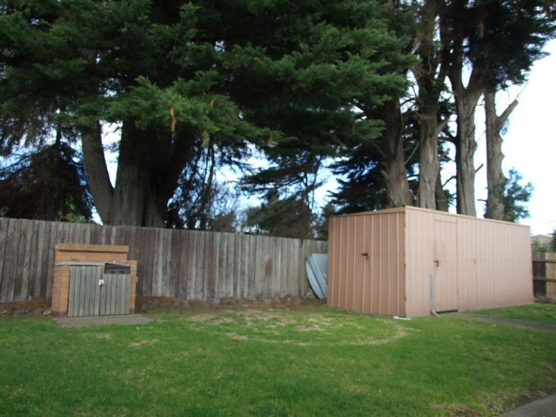 2/35 Austin Avenue, Moe VIC 3825