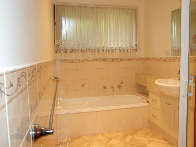 7 Coto Court, Moe VIC 3825