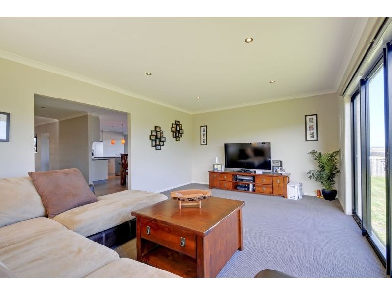 15 Hollander Drive, Yallourn North VIC 3825