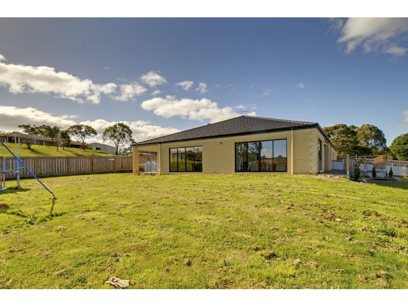 15 Hollander Drive, Yallourn North VIC 3825