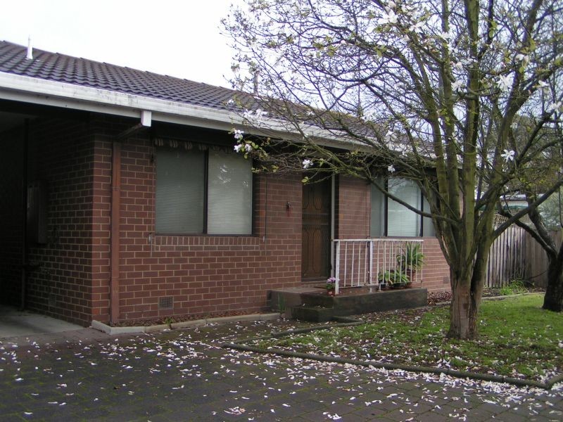 1/2 Gladstone Street, Moe VIC 3825