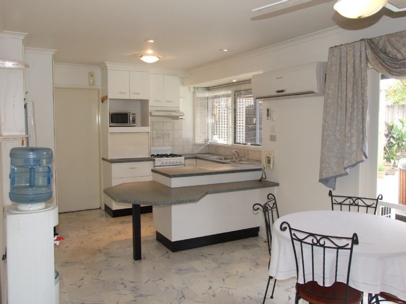 15 Randall Crescent, Moe VIC 3825