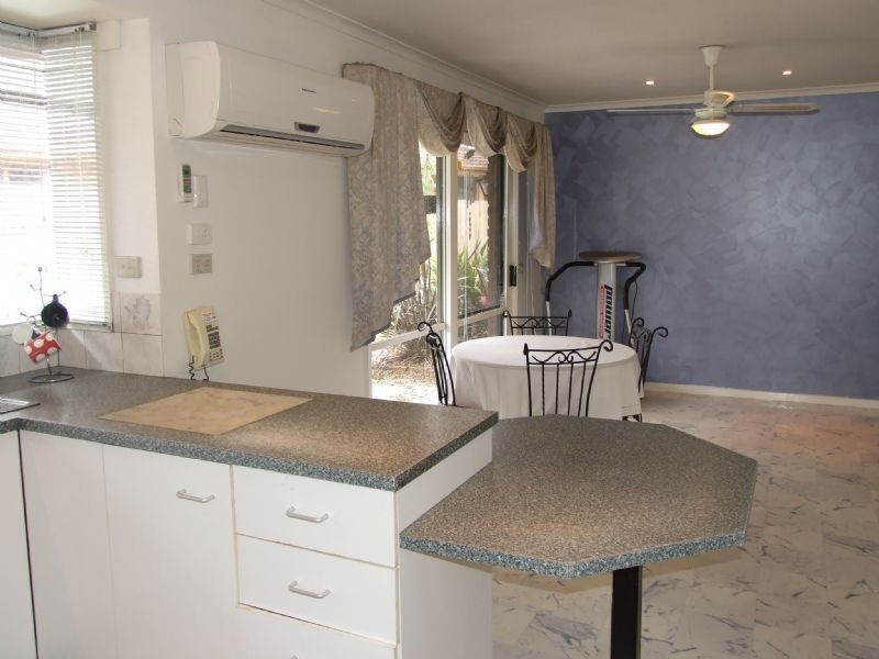 15 Randall Crescent, Moe VIC 3825