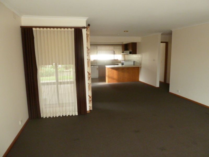 1/12 Libra Crescent, Moe VIC 3825