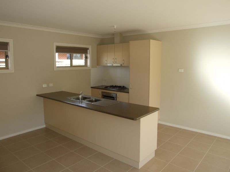 1/49 Sweetwater Place, Moe VIC 3825