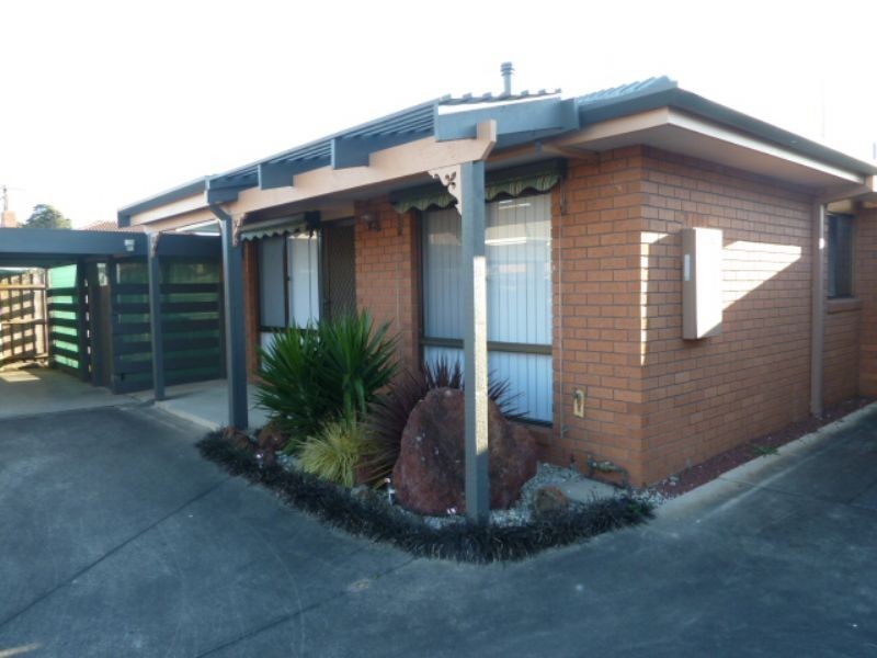 2/1 Baxter Court, Moe VIC 3825