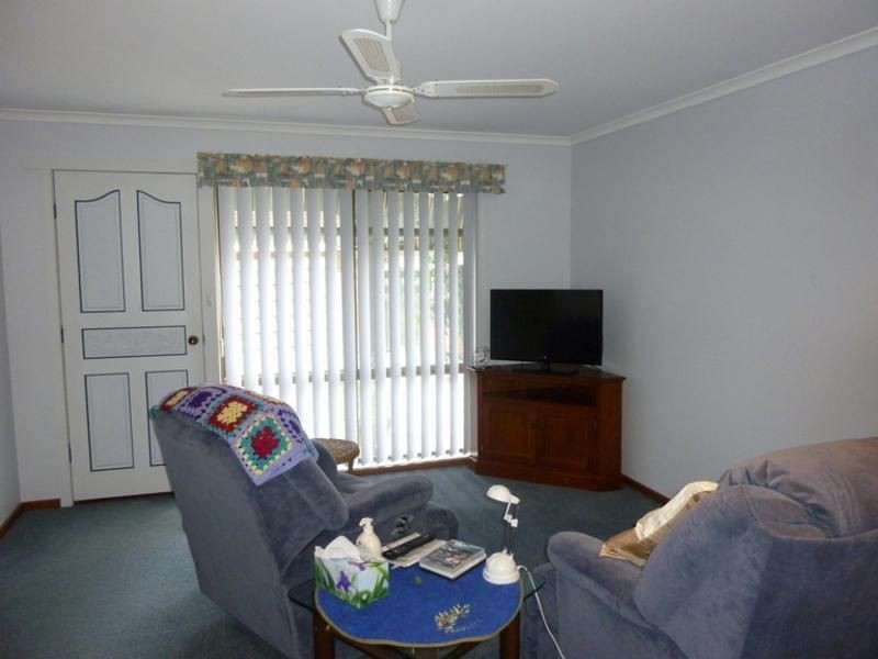 2/1 Baxter Court, Moe VIC 3825