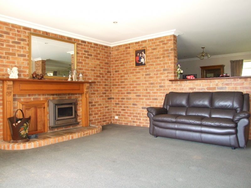 52 Melaleuca Drive, Trafalgar East VIC 3824