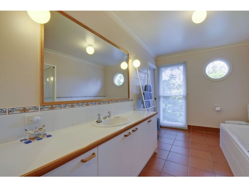 70 Simon Court, Moe South VIC 3825