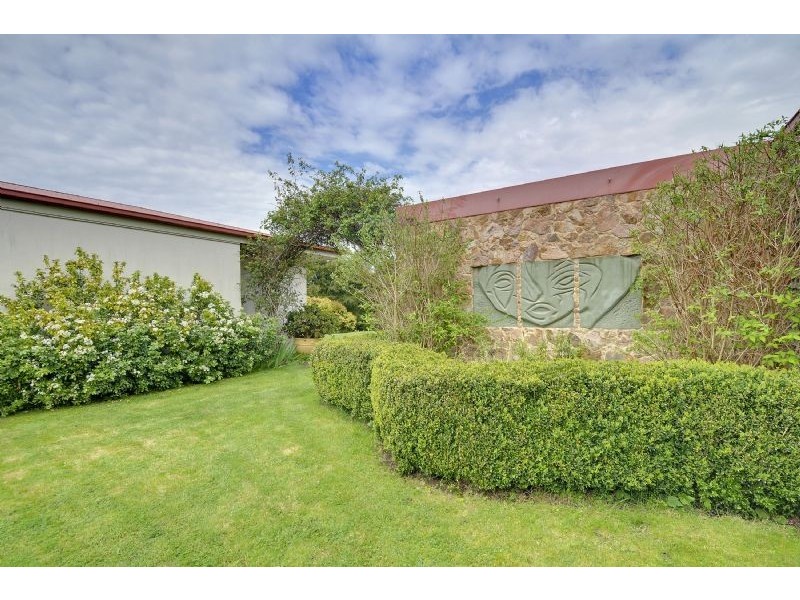 70 Simon Court, Moe South VIC 3825