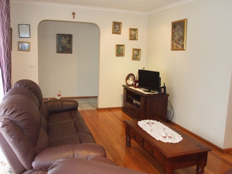 10 Moffat Street, Moe VIC 3825