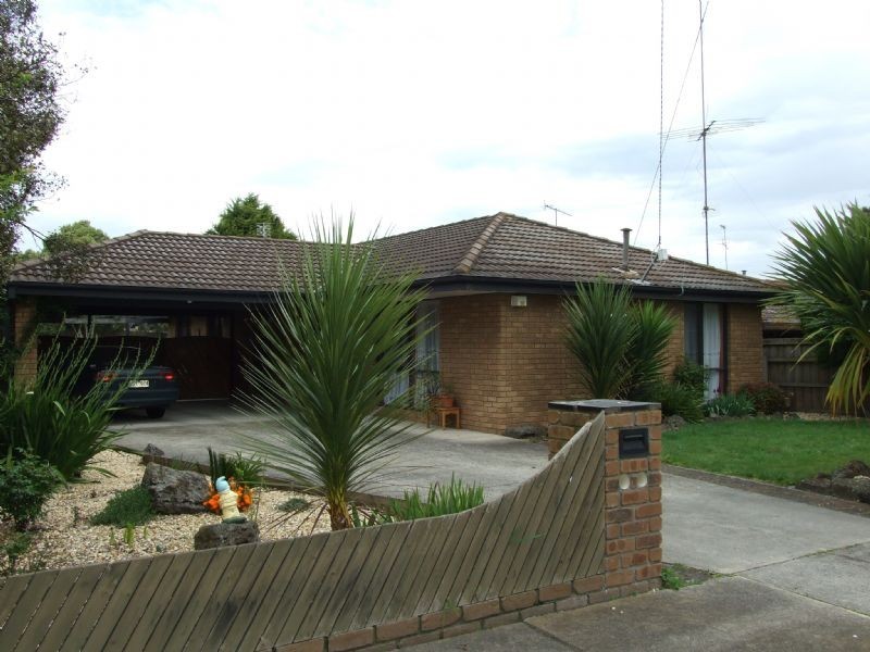 10 Moffat Street, Moe VIC 3825