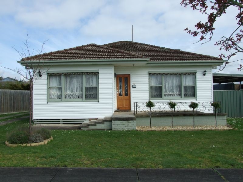 6 Roberts Street, Moe VIC 3825