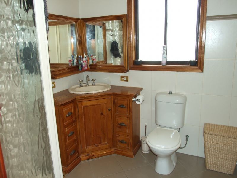 6 Roberts Street, Moe VIC 3825