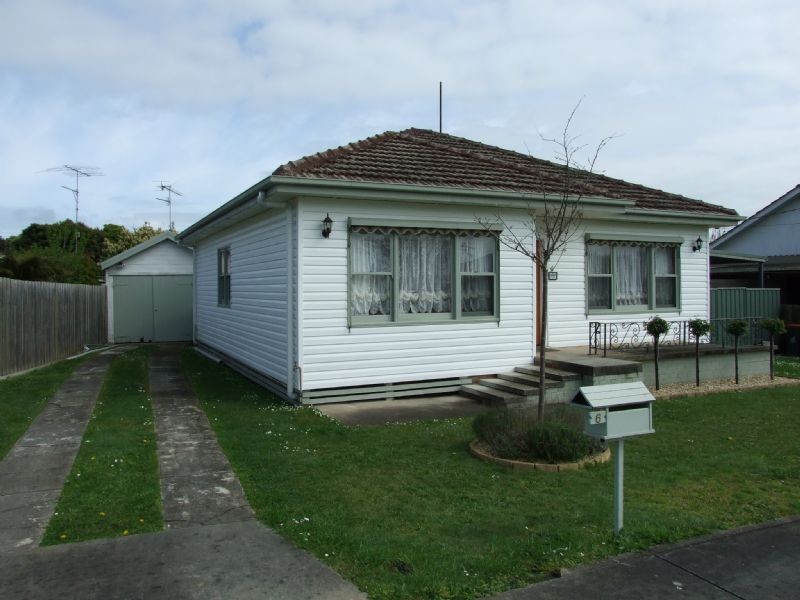 6 Roberts Street, Moe VIC 3825
