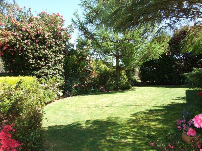 8 St Gwinear Court, Rawson VIC 3825