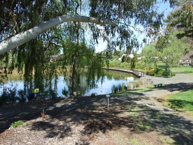 8 St Gwinear Court, Rawson VIC 3825