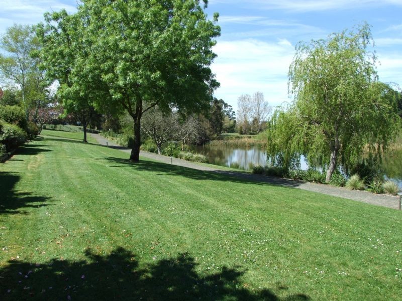 8 St Gwinear Court, Rawson VIC 3825