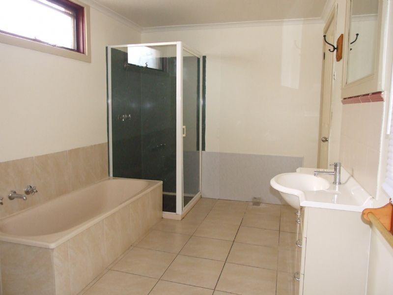 3 Castle Street, Moe VIC 3825