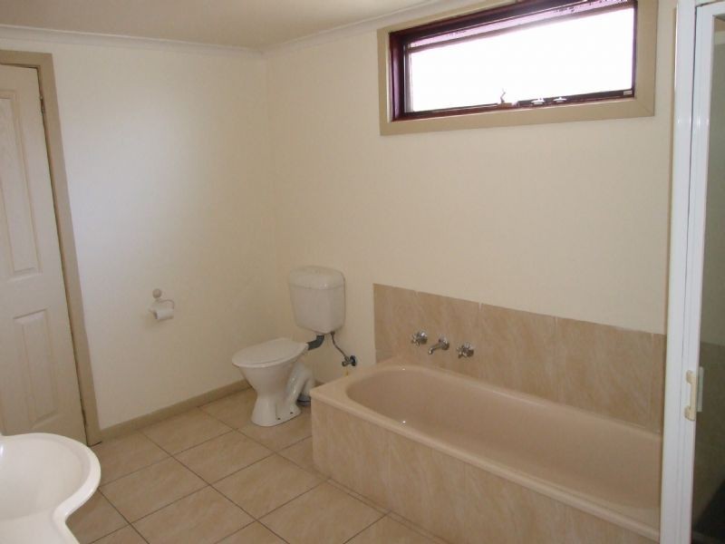 3 Castle Street, Moe VIC 3825