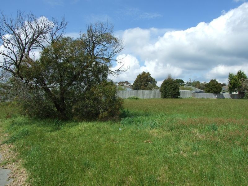 27 & 29 & 31 Victoria Street, Moe VIC 3825