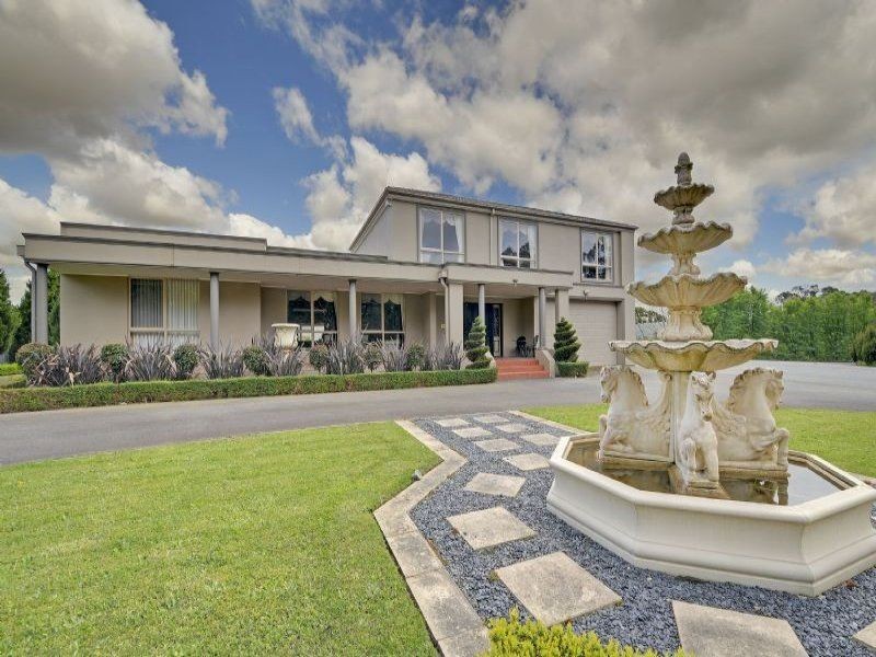 30 Thompsons Road, Newborough VIC 3825