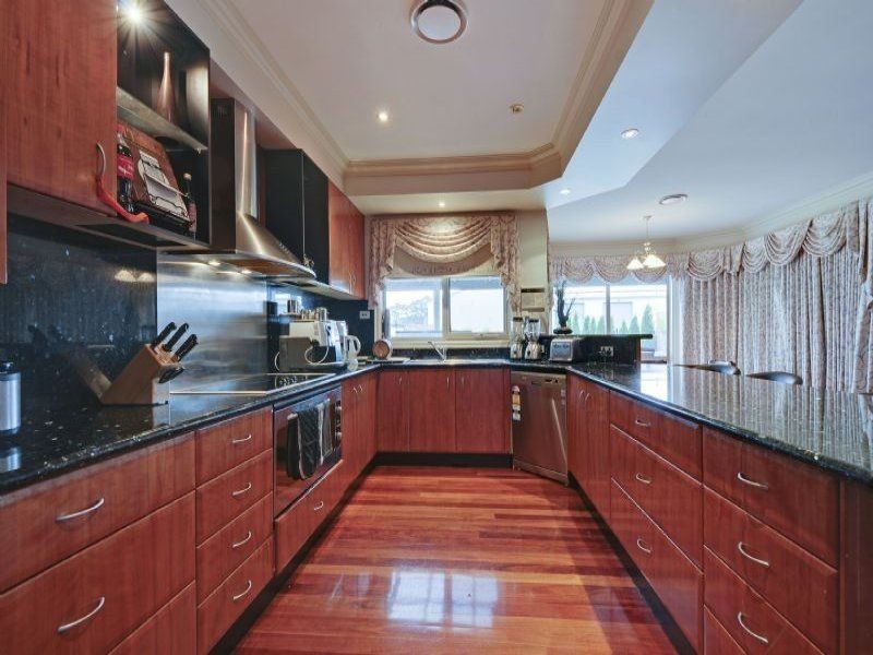 30 Thompsons Road, Newborough VIC 3825