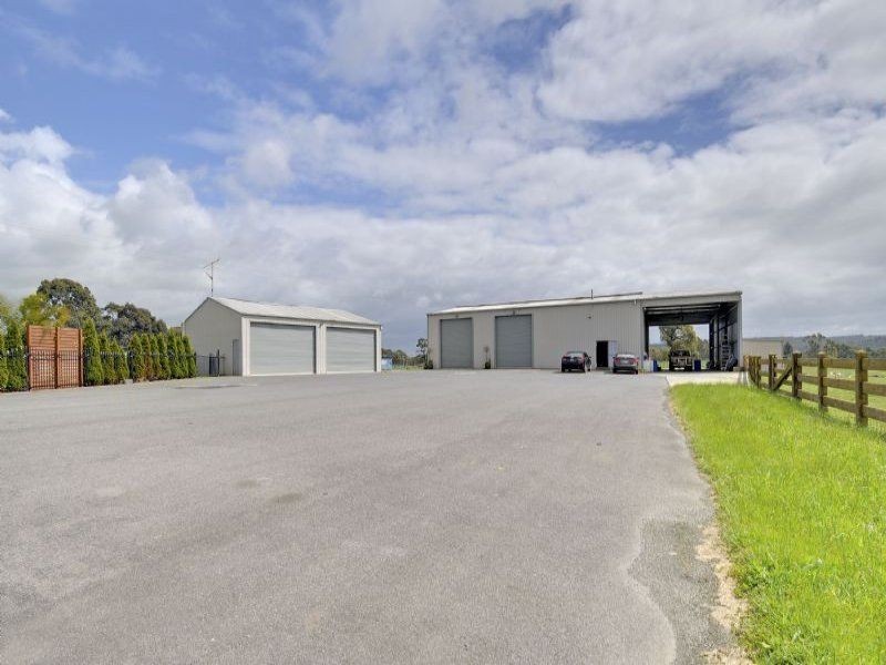 30 Thompsons Road, Newborough VIC 3825