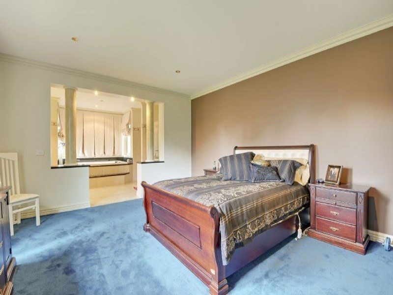 30 Thompsons Road, Newborough VIC 3825