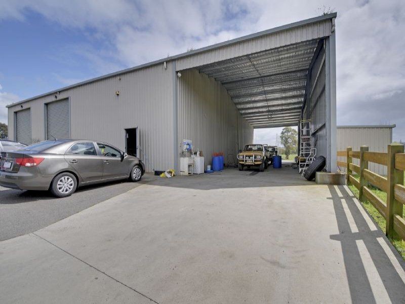 30 Thompsons Road, Newborough VIC 3825