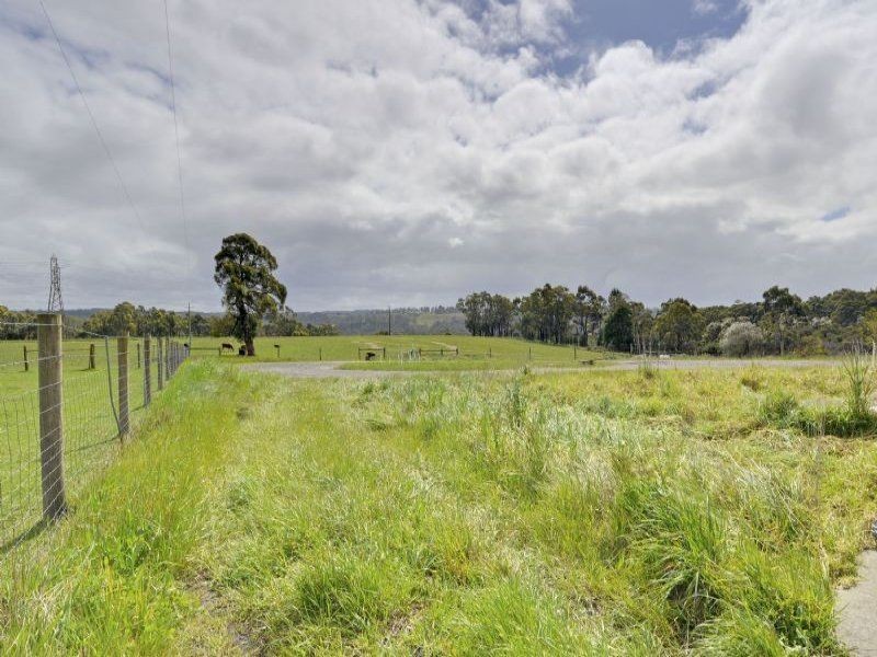 30 Thompsons Road, Newborough VIC 3825
