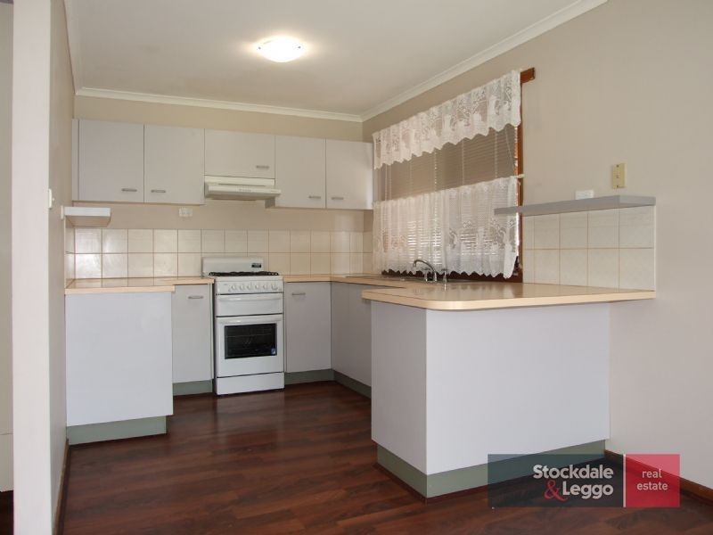 17 Randal Crescent, Moe VIC 3825