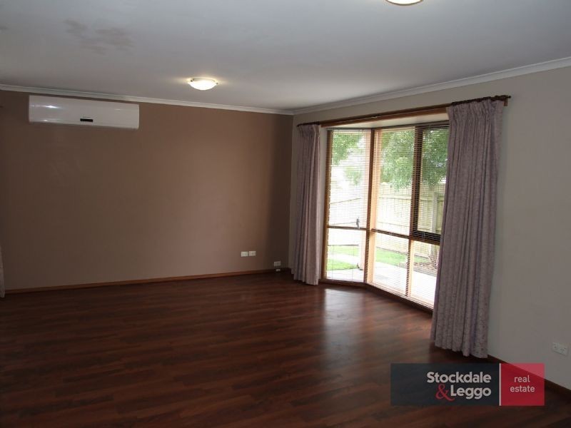 17 Randal Crescent, Moe VIC 3825