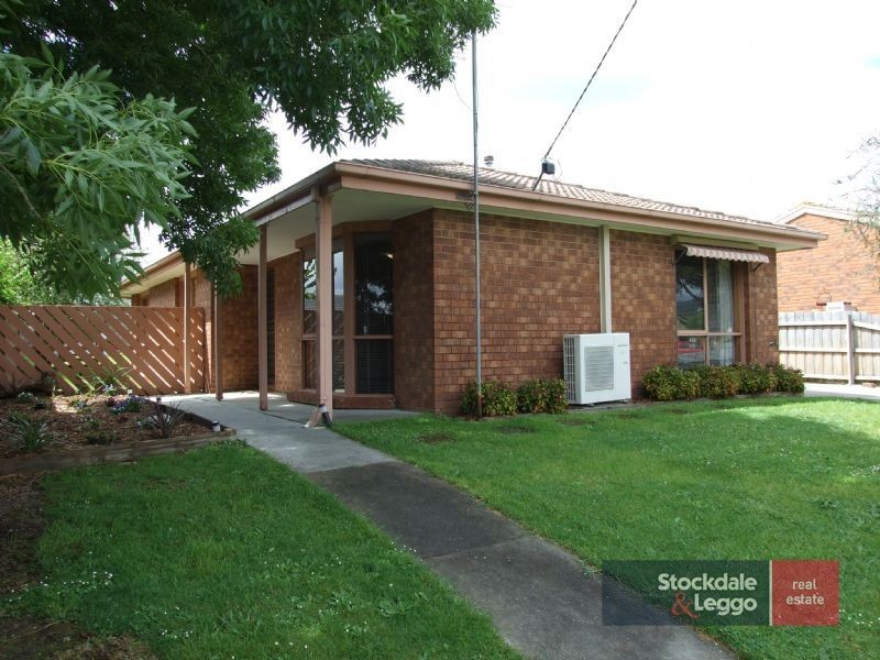 17 Randal Crescent, Moe VIC 3825