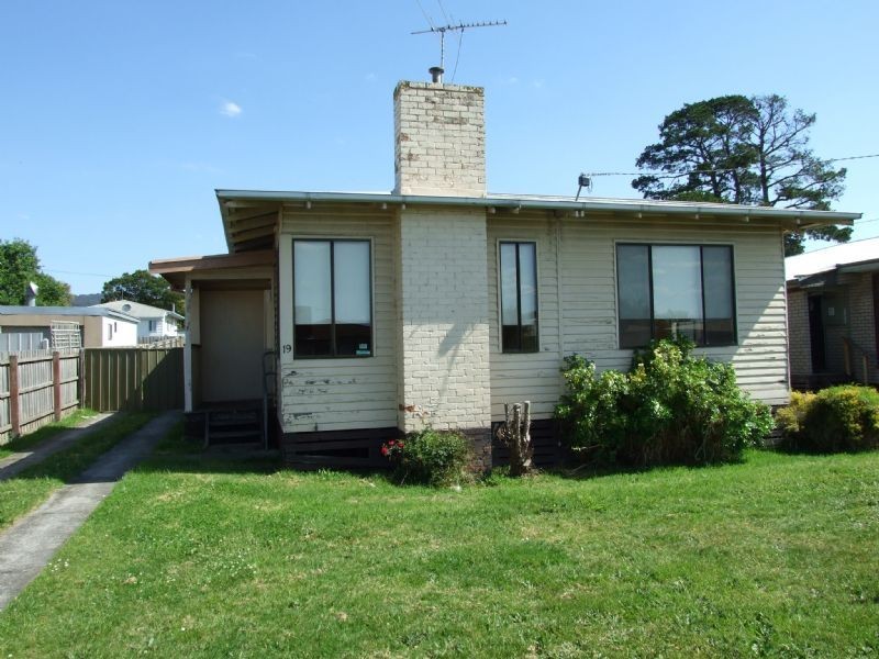 19 Victoria Street, Moe VIC 3825