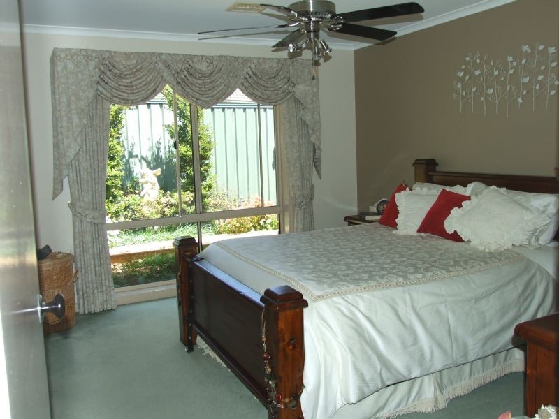 4 Amaroo Way, Newborough VIC 3825