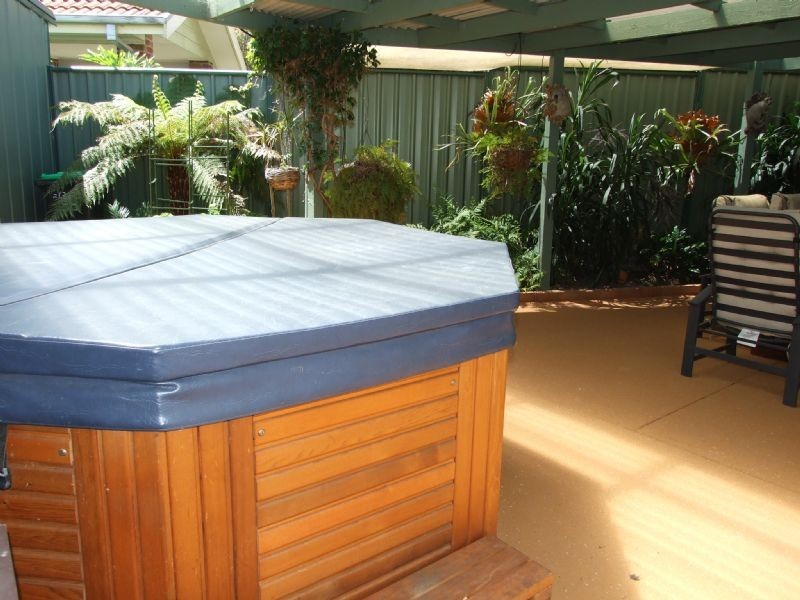 4 Amaroo Way, Newborough VIC 3825