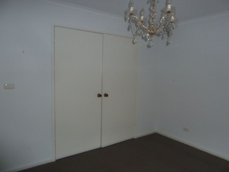 7 Leonis Court, Moe VIC 3825