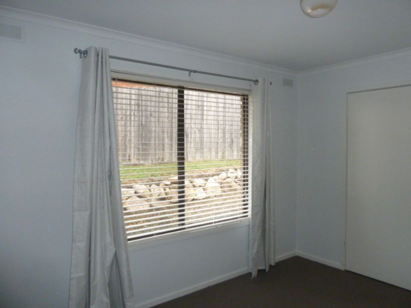 7 Leonis Court, Moe VIC 3825