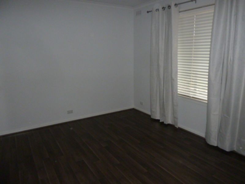 7 Leonis Court, Moe VIC 3825