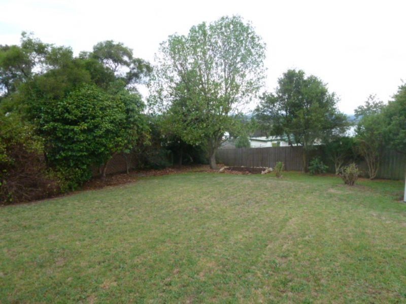 7 Leonis Court, Moe VIC 3825