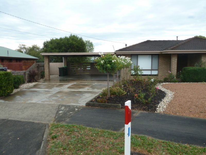 7 Leonis Court, Moe VIC 3825