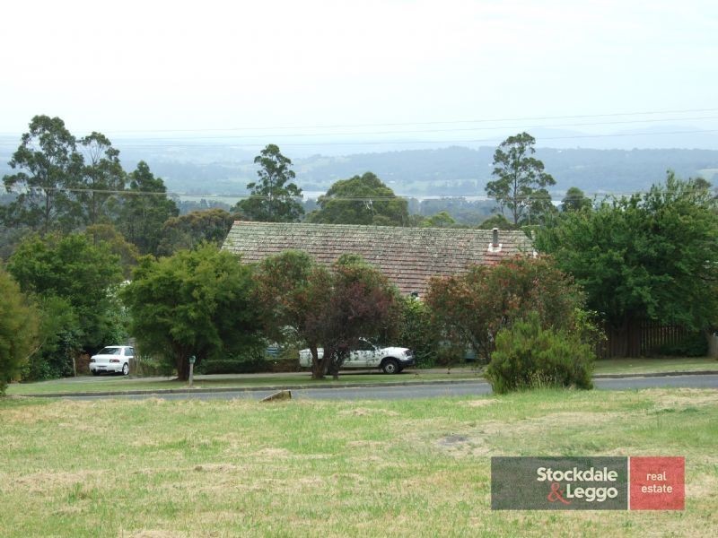 6 Fairway Dv, Yallourn Heights, Newborough VIC 3825
