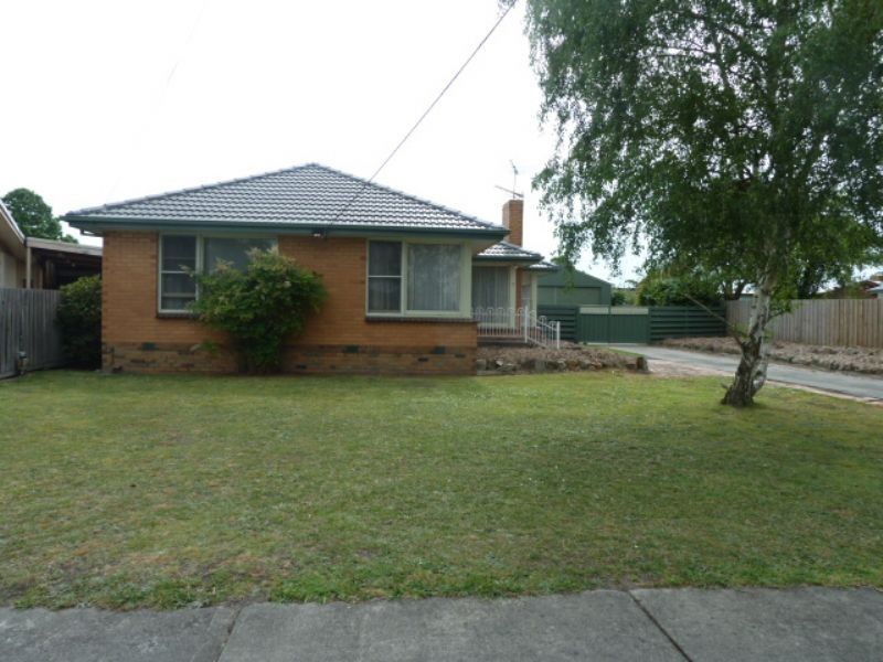 7 Malnhan Crescent, Newborough VIC 3825